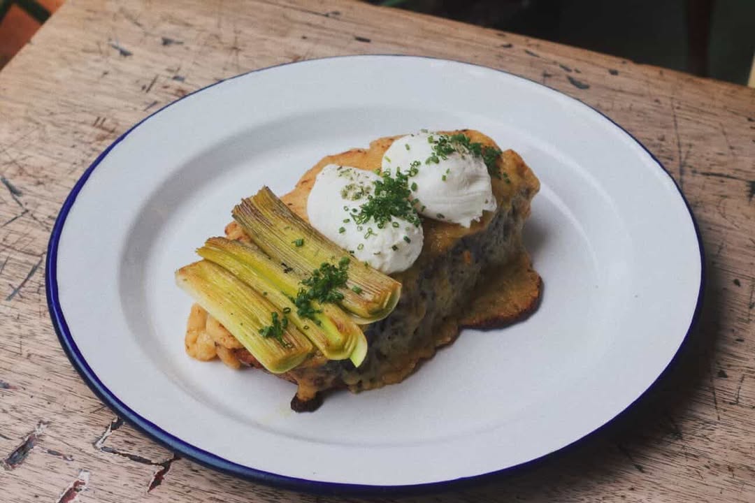 Welsh rarebit on sourdough with braised leeks and two poached eggs at Hwyl, Llanelli