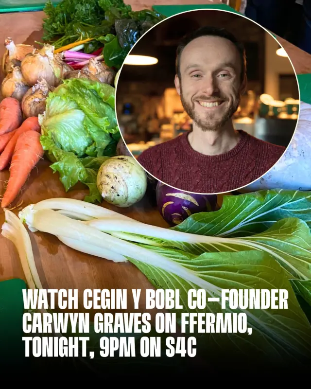 Tune in tonight 📺

Cegin y Bobl co-founder @carwyngraves discusses food security on @ffermio tonight, 9pm on @s4c. 

Gwyliwch heno 📺

Bydd cyd-sylfaenydd Cegin y Bobl yn trafod diogeledd bwyd ar @ffermio heno, 9yh ar @s4c.
